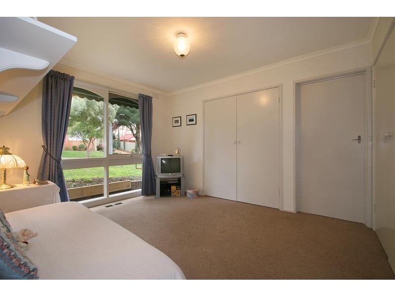 4 Wes Crescent, Ferntree Gully VIC 3156