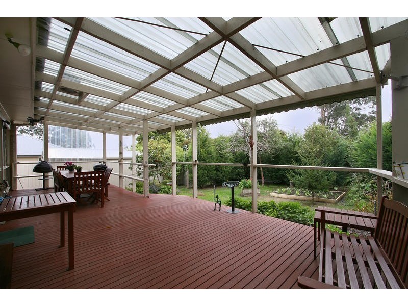 4 Wes Crescent, Ferntree Gully VIC 3156