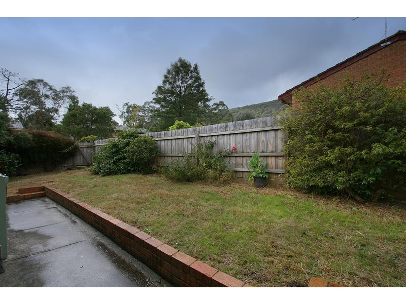 16 Warrenwood Close, Ferntree Gully VIC 3156
