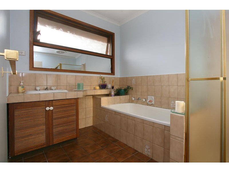 17 Wells Avenue, Boronia VIC 3155