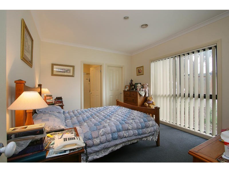 2/14 Ash Grove, Bayswater VIC 3153