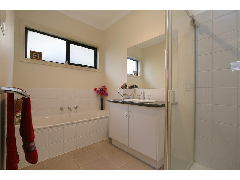 2/14 Ash Grove, Bayswater VIC 3153