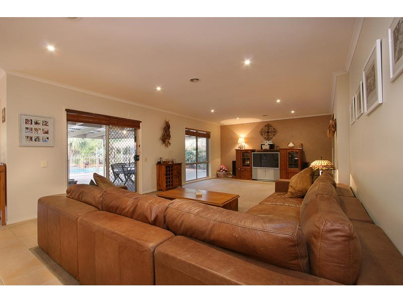 40 Sunset Drive, Kilsyth South VIC 3137