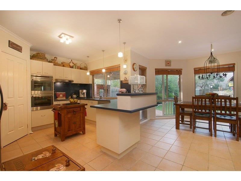 40 Sunset Drive, Kilsyth South VIC 3137