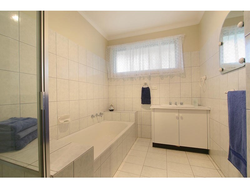 25 Castlewood Drive, Boronia VIC 3155