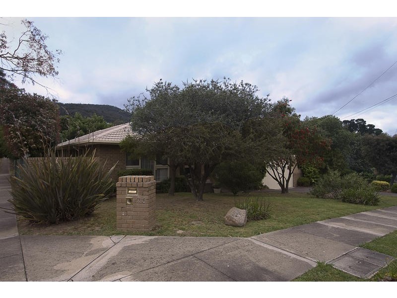 25 Castlewood Drive, Boronia VIC 3155