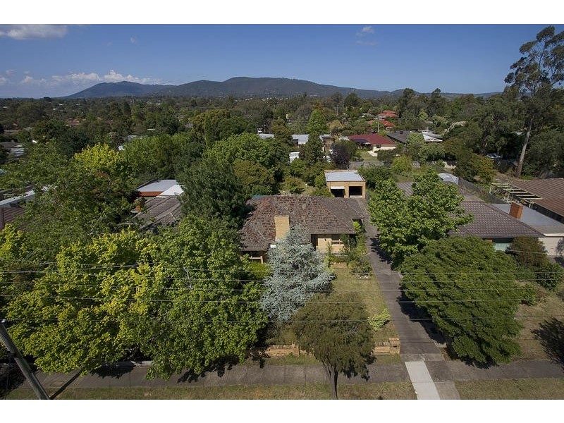 18 Cherrytree Rise, Knoxfield VIC 3180