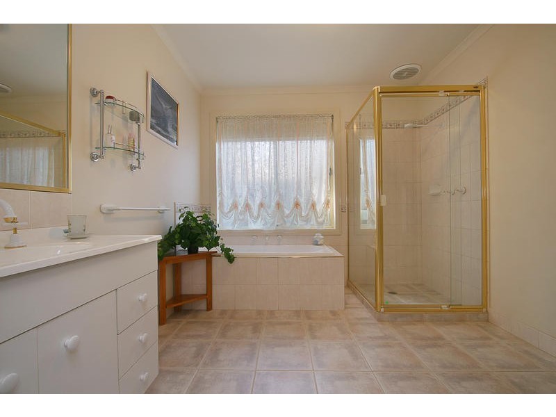 2/152 Underwood Road, Ferntree Gully VIC 3156