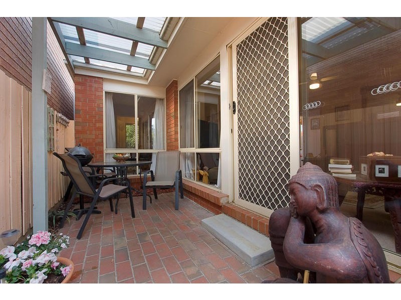 1/10 St Elmo Avenue, Ferntree Gully VIC 3156