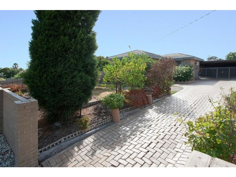 14 St Andrews Road, Bayswater VIC 3153