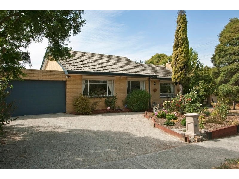 11 Sasses Avenue, Bayswater VIC 3153