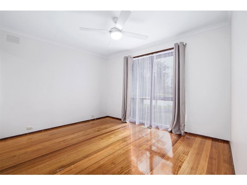 43 Chalcot Drive, Endeavour Hills VIC 3802