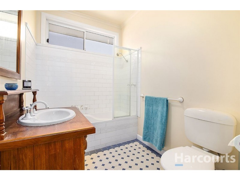 18 Stradbroke Road, Boronia VIC 3155