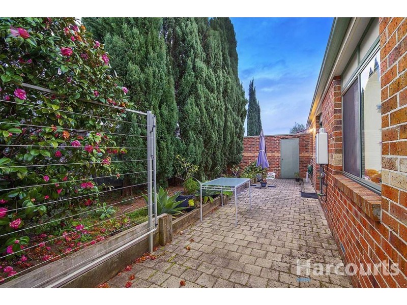 2/21 Farnham Road, Bayswater VIC 3153