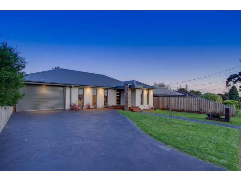 16 Kelvin Drive, Ferntree Gully VIC 3156