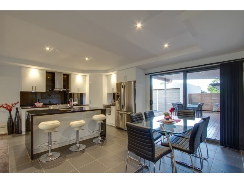 16 Kelvin Drive, Ferntree Gully VIC 3156