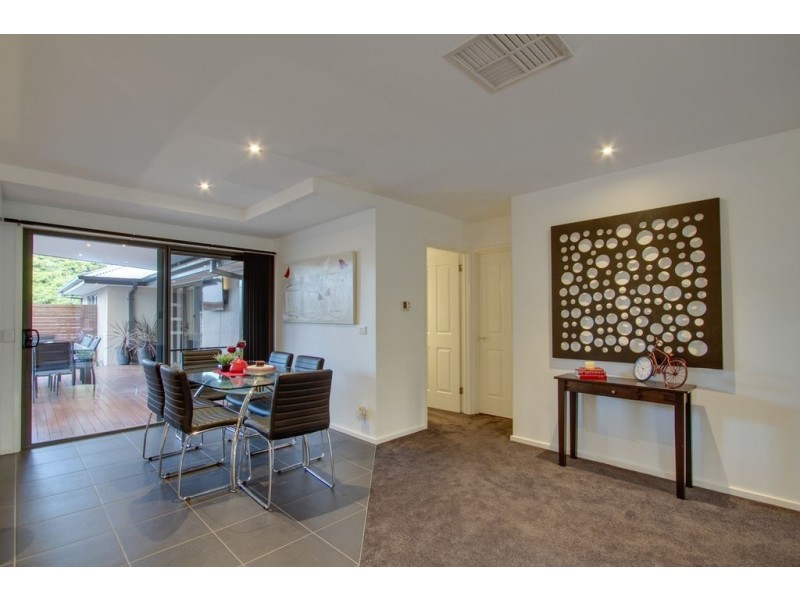 16 Kelvin Drive, Ferntree Gully VIC 3156