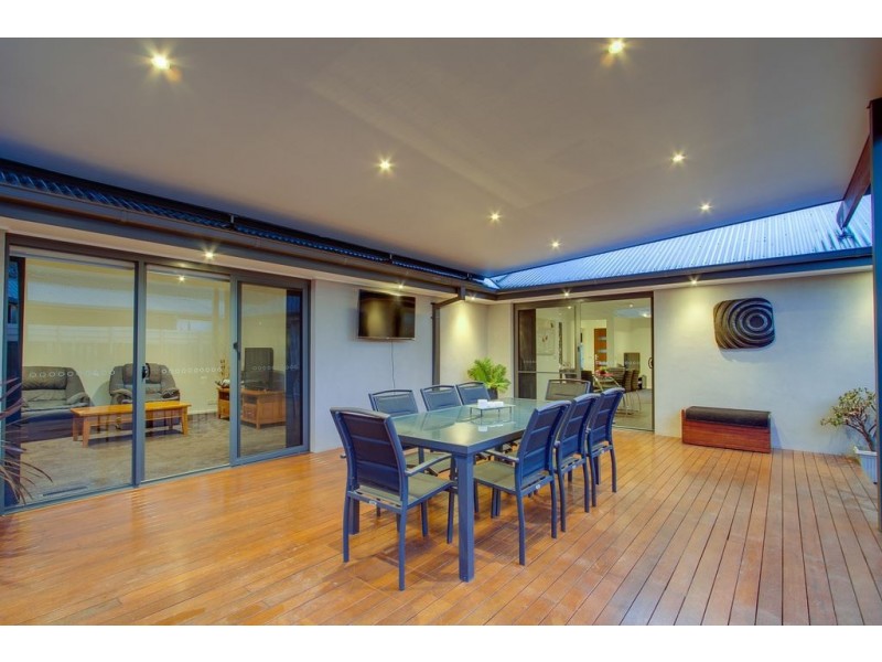 16 Kelvin Drive, Ferntree Gully VIC 3156