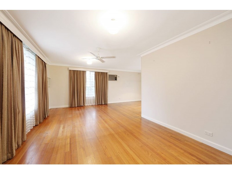 9 Lydford Road, Ferntree Gully VIC 3156