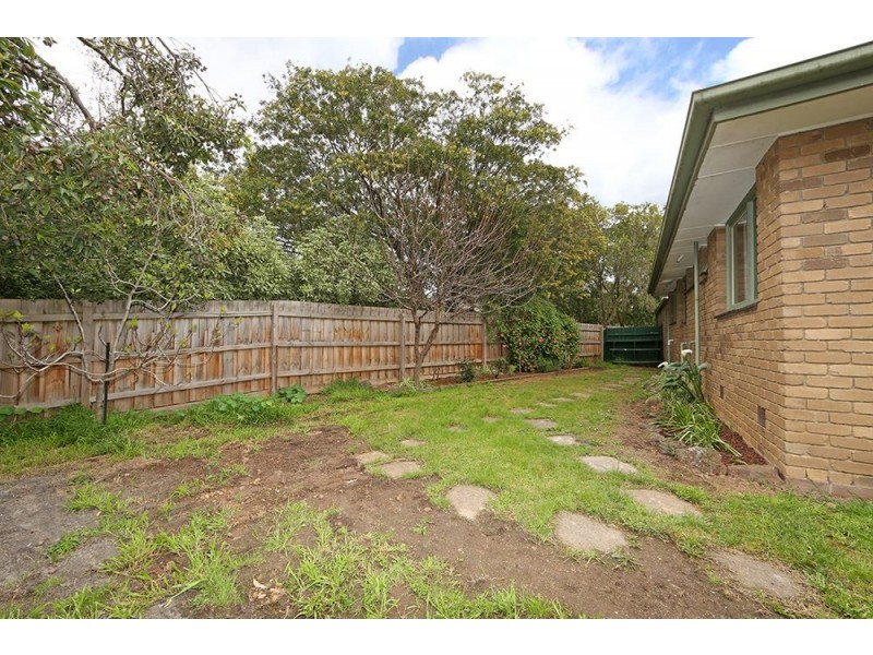 2/13 Neville Street, Wantirna South VIC 3152