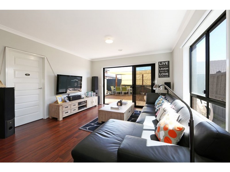 43 Crepe Avenue, Cranbourne West VIC 3977