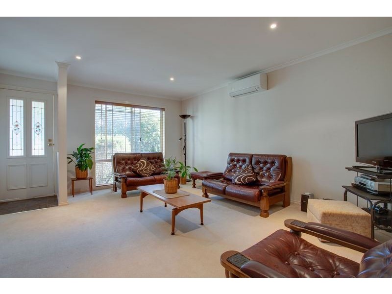 2/6 Tulip Crescent, Boronia VIC 3155