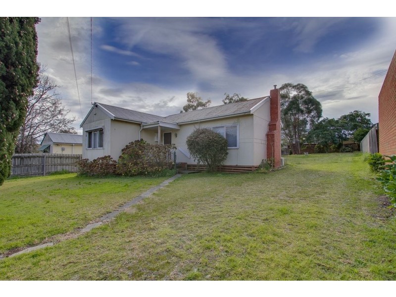 19 Bowen Street, Ferntree Gully VIC 3156