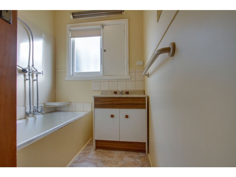 19 Bowen Street, Ferntree Gully VIC 3156