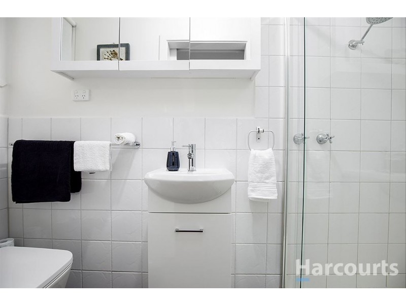 1 Chestnut Avenue, Ferntree Gully VIC 3156