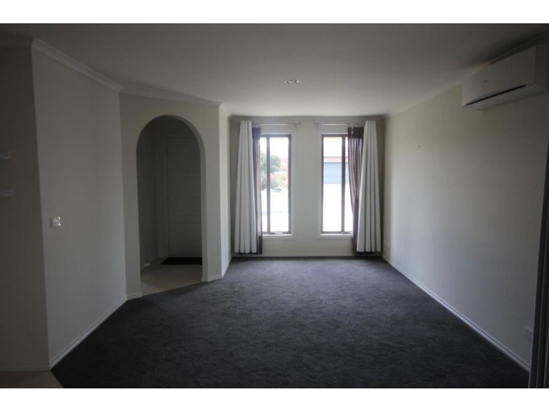 21 Elderberry Way, Pakenham VIC 3810