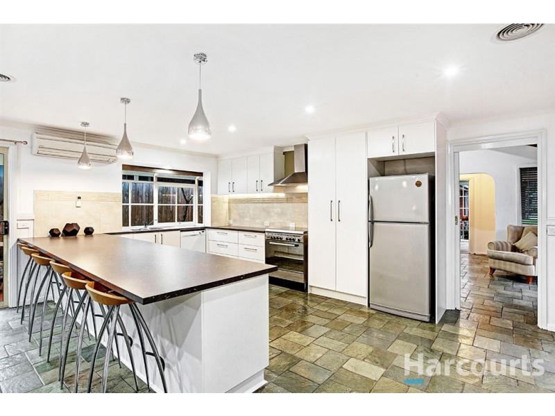 4 Baunton Court, Kilsyth South VIC 3137