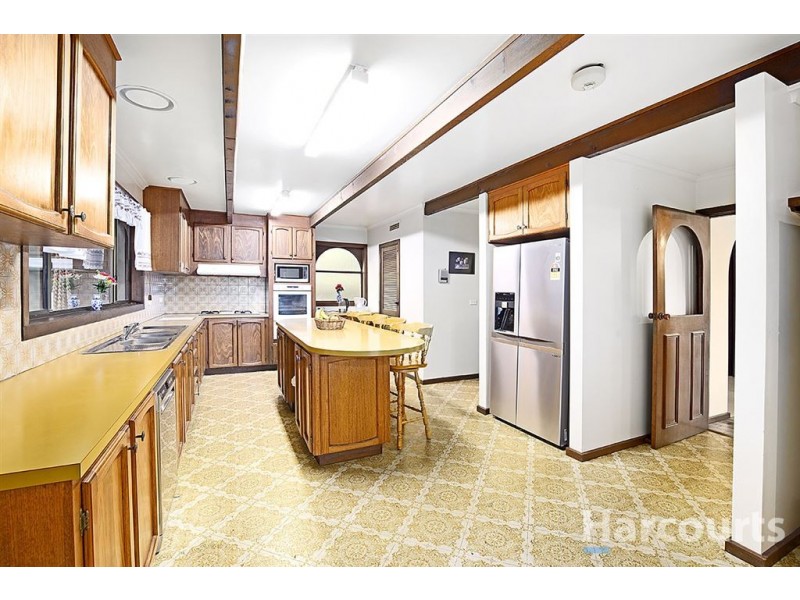 42 Walnut Drive, Kilsyth VIC 3137