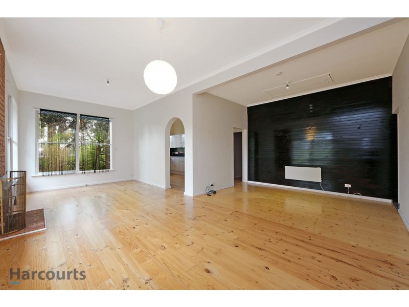 4 Roberts Street, Ferntree Gully VIC 3156