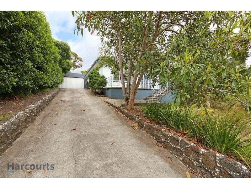4 Roberts Street, Ferntree Gully VIC 3156