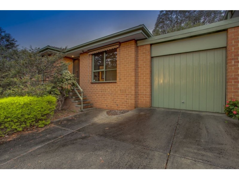 3/2 The Crescent, Ferntree Gully VIC 3156