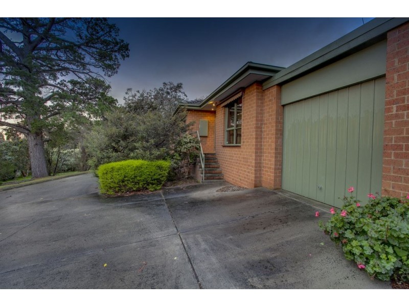 3/2 The Crescent, Ferntree Gully VIC 3156