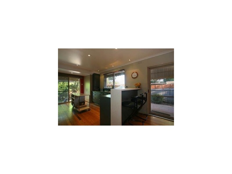 8 Hollyoak Court, Ferntree Gully VIC 3156