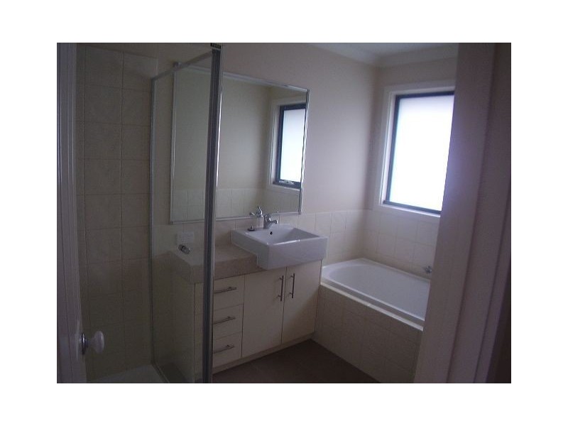 2/29 Ronald Road (Enter from Park Lane), Croydon VIC 3136