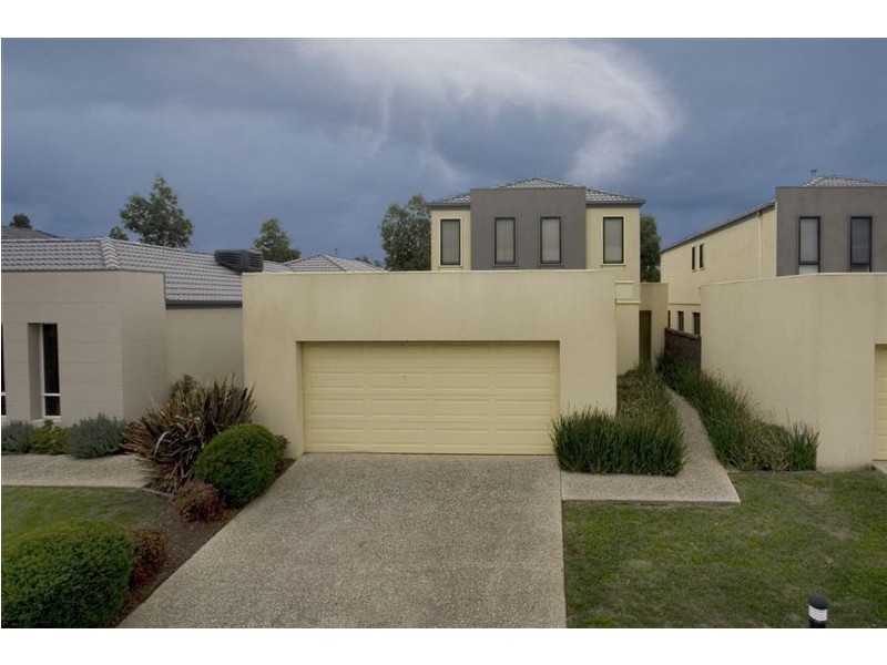 2 Sovereign Manors Crescent, Rowville VIC 3178