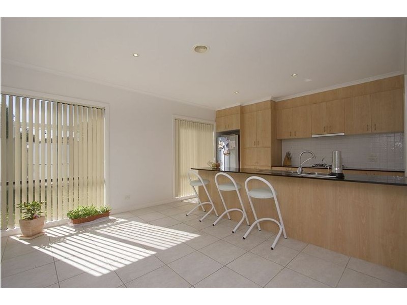 2 Sovereign Manors Crescent, Rowville VIC 3178