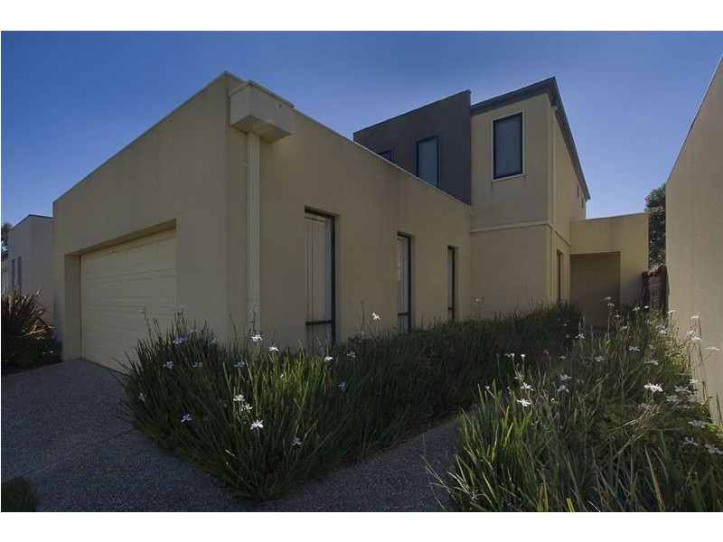 2 Sovereign Manors Crescent, Rowville VIC 3178