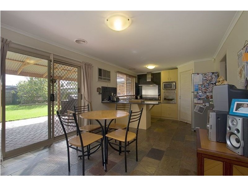 106 Windermere Drive, Ferntree Gully VIC 3156