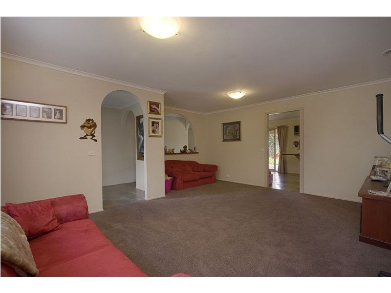 106 Windermere Drive, Ferntree Gully VIC 3156