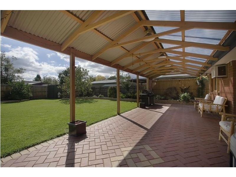 106 Windermere Drive, Ferntree Gully VIC 3156