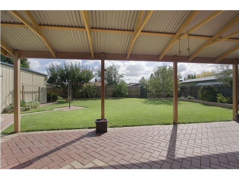 106 Windermere Drive, Ferntree Gully VIC 3156