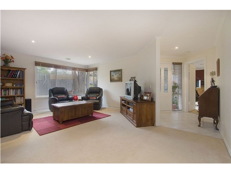 2/5 Christopher Avenue, The Basin VIC 3154