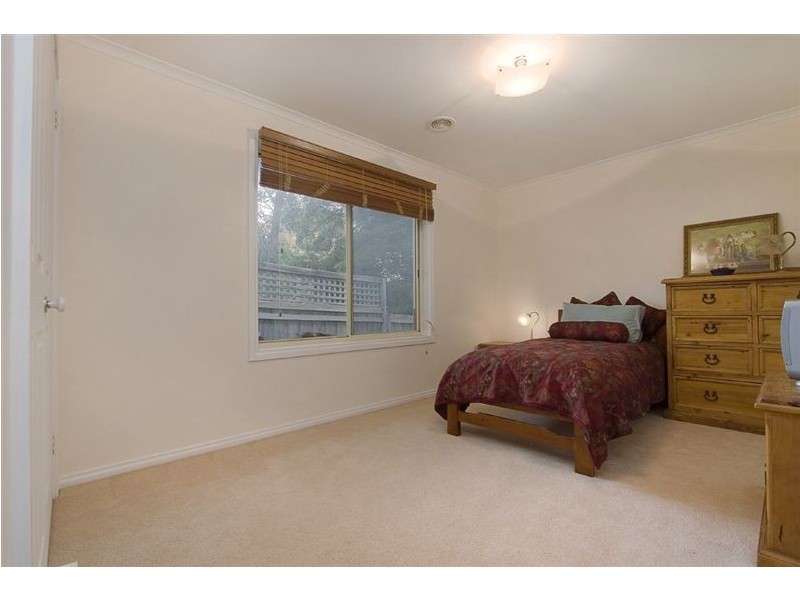 2/5 Christopher Avenue, The Basin VIC 3154
