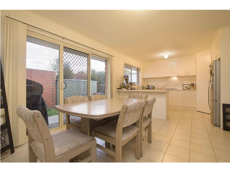 2/8 Swanley Avenue, Bayswater North VIC 3153