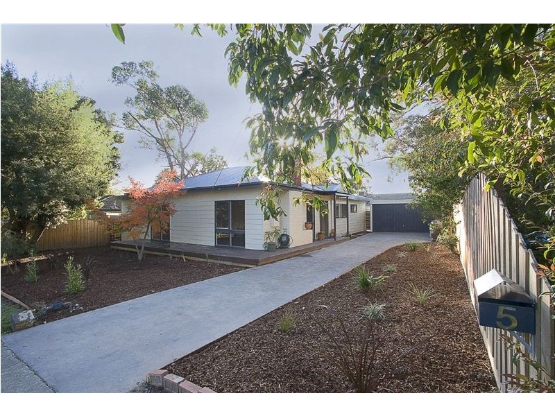 5 Doysal Avenue, Ferntree Gully VIC 3156