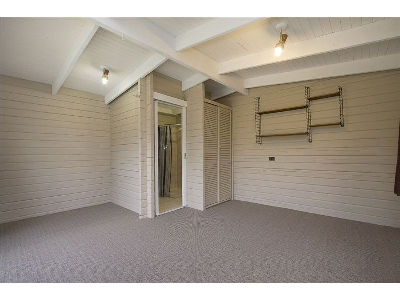 10 Laura Road, Knoxfield VIC 3180